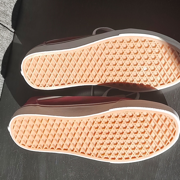 Vans - Picture 5 of 8